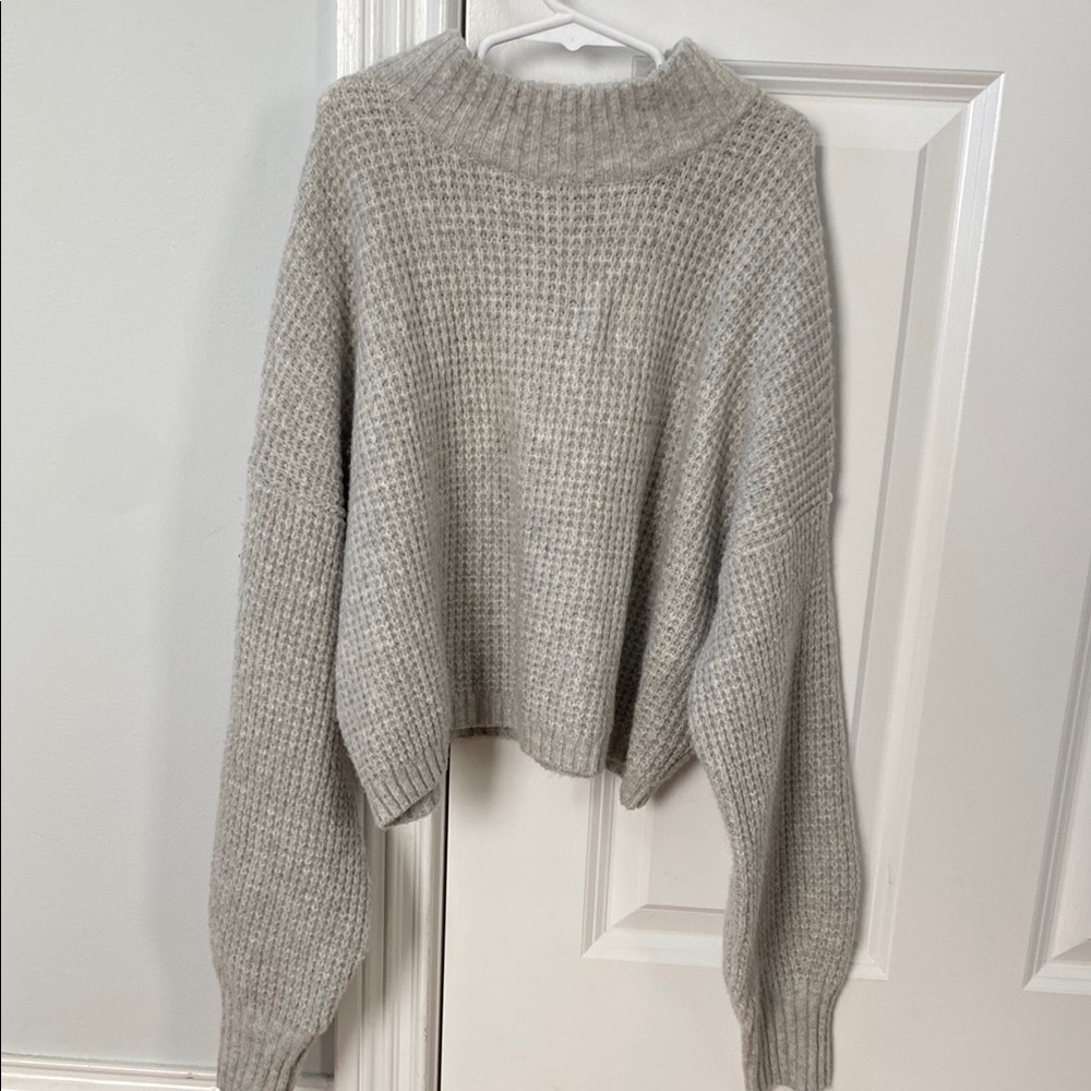 Brand new, only worn once, Cozy Gray Hollister youth Sweater- xxs